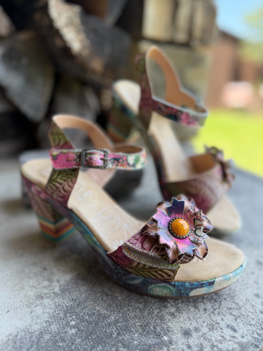 L'ARTISTE By Spring Step Leilanie Floral Leather heel Sandals Sz-38(7.5-8). N